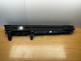 Volkswagen PASSAT B8 Centrālais gaisa ventilācijas režģis 3G1858416