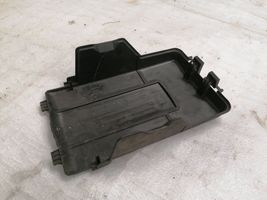 Volkswagen Touran I Couvercle de boîtier de batterie 1K0915443