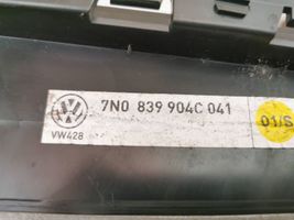 Volkswagen Sharan Listwa / Uszczelka szyby drzwi tylnych 7N0839904C