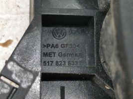 Volkswagen Golf VII Poignée, déverrouillage du capot moteur 517823633B
