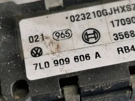 Volkswagen Touareg I Airbag deployment crash/impact sensor 7L0909606A