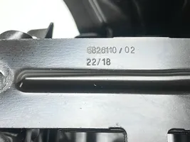BMW 8 G15 Staffa di montaggio della batteria 6832931