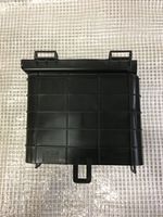 Volkswagen PASSAT B7 Tapa/cubierta para la caja de la batería 3C0915336A