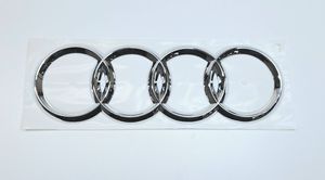 Audi TT TTS RS Mk3 8S Mostrina con logo/emblema della casa automobilistica 8E0853742