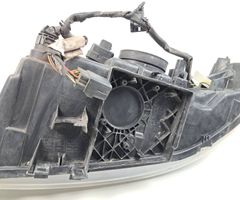 Volvo XC70 Lampa przednia 30698836