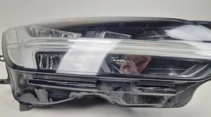 Volvo XC60 Lampa przednia 31655232