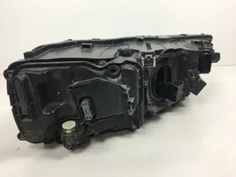 Audi Q7 4M Lampa przednia 4M0941033