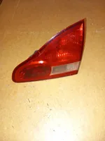 Toyota Avensis Verso Lampy tylnej klapy bagażnika 4441