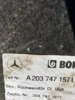 Mercedes-Benz C W203 Apatinė apdaila A2037471571