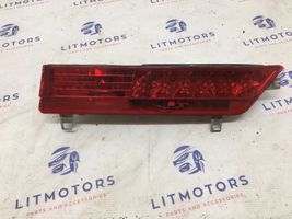 BMW 7 E65 E66 Aizmugurējais lukturis pārsegā 8379690