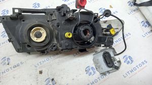 BMW 3 E46 Lampa przednia 8377261