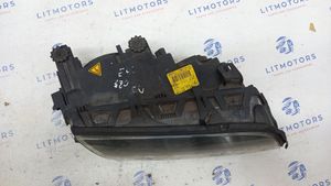 BMW 3 E46 Lampa przednia 8377262