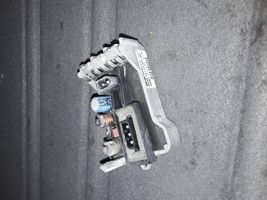 BMW 7 E65 E66 Pečiuko ventiliatoriaus reostatas (reustatas) 64116934390