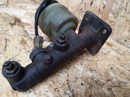 Toyota Land Cruiser (BJ70) Master brake cylinder 