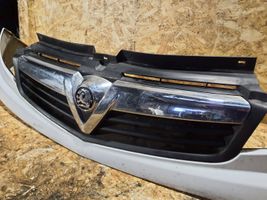 Opel Vivaro Front bumper upper radiator grill 623100249R