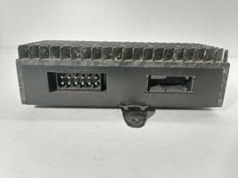 BMW 7 E38 Amplificateur de son 8360760