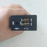 Lexus RX 450H Connettore plug in USB 8619024030