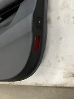 Audi Q3 8U Etuoven verhoilu 