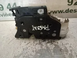 Volkswagen PASSAT Front door lock CZ3C1837