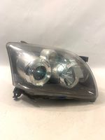 Toyota Avensis T250 Lampa przednia 8596724010