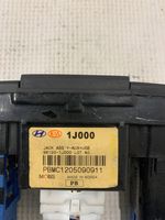 Hyundai i20 (PB PBT) USB-pistokeliitin 961201J000