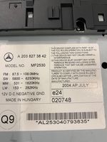 Mercedes-Benz C W203 Unità principale autoradio/CD/DVD/GPS A2038273842