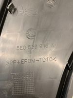 Skoda Octavia Mk3 (5E) Inne elementy wykończeniowe drzwi tylnych 5E0839916A