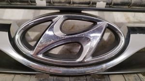 Hyundai i40 Grotelės viršutinės 863513z000