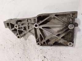 Volkswagen PASSAT B6 Soporte del alternador 038903143af