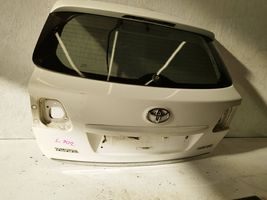 Toyota Avensis T270 Galinis dangtis (bagažinės) 