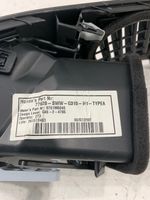 Honda CR-V Boczna kratka nawiewu deski rozdzielczej 77620