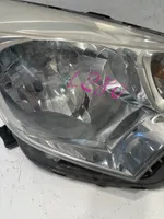 Toyota Verso-S Lampa przednia 