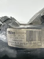 Toyota Corolla E120 E130 Faro delantero/faro principal 8111002381