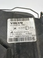 Volvo V50 Lampa przednia 30763038