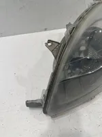 Toyota Yaris Lampa przednia 