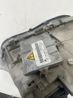 Mercedes-Benz C W203 Lampa przednia A2038203761