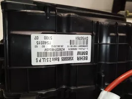 BMW 5 F10 F11 Montaje de la caja de climatización interior x5855005