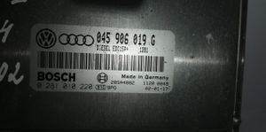 Audi A2 Moottorin ohjainlaite/moduuli 0281010220