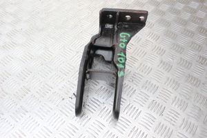 Mitsubishi 3000 GT Engine mounting bracket 