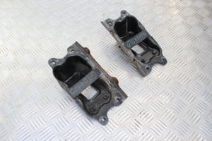 Mitsubishi 3000 GT Engine mounting bracket 