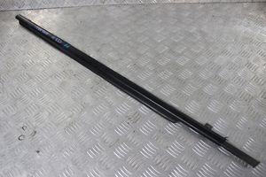 Subaru Impreza II Moulure/baguette de porte avant 