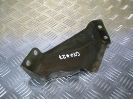 Mitsubishi 3000 GT Engine mounting bracket 