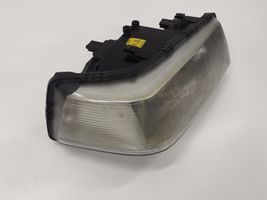 Audi V8 Lampa przednia 441941030