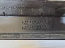 Audi V8 Kita salono detalė 443867231C