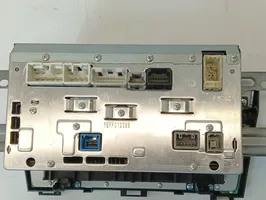 Toyota Prius (XW30) Panel / Radioodtwarzacz CD/DVD/GPS 8611360V840