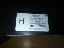 Mitsubishi Grandis Oro kondicionieriaus/ klimato/ pečiuko valdymo blokas (salone) 7820A071