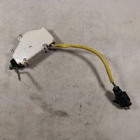 Volkswagen Sharan Verrouillage du bouchon du réservoir de carburant 7M0959775C