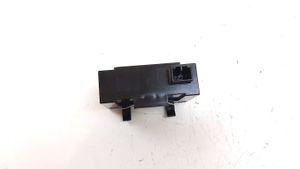 Chevrolet Captiva Door central lock control unit/module 25938218