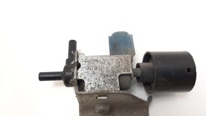 Toyota Avensis T270 Vacuum valve 