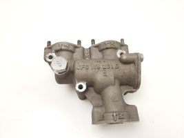 Audi RS6 C6 Boîtier de thermostat / thermostat 4F0115201B